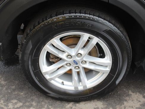 Used 2023 Ford Explorer XLT w/ Equipment Group 202A AWD/4WD image 25