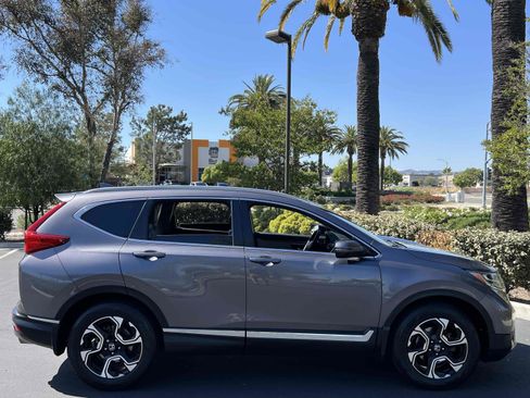 Used 2018 Honda CR-V Touring image 17