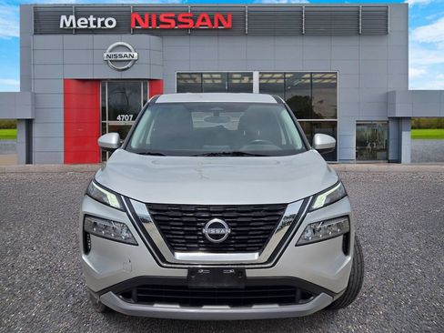 Certified 2023 Nissan Rogue SV FWD image 2