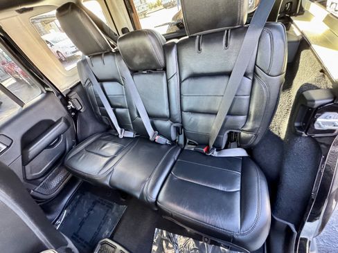 Used 2021 Jeep Wrangler Unlimited Sahara AWD/4WD image 13