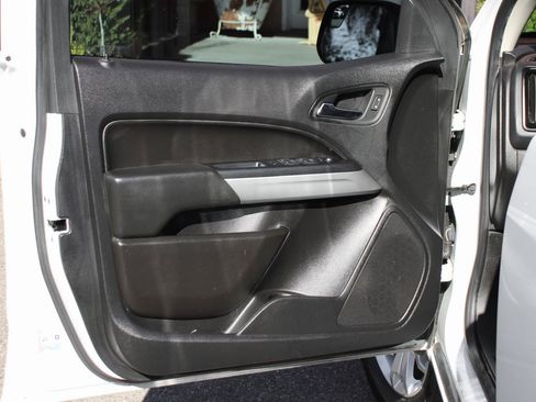 Used 2021 Chevrolet Colorado LT w/ LT Convenience Package image 15