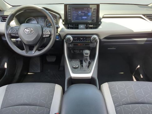 Used 2022 Toyota RAV4 XLE AWD/4WD image 8