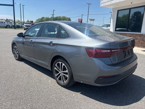 Used 2025 Volkswagen Jetta Sport image 6