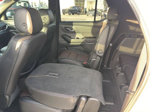 Used 2022 Chevrolet Traverse High Country FWD image 12