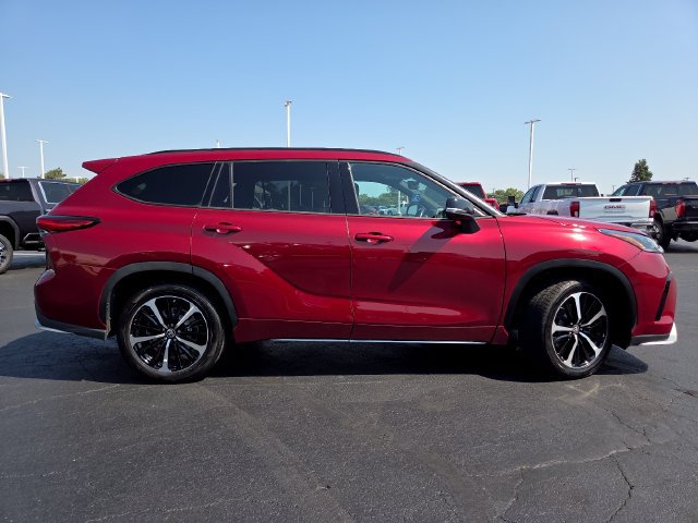 Used 2021 Toyota Highlander XSE AWD/4WD image 18