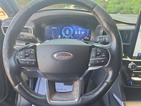 Used 2021 Ford Explorer Platinum w/ Equipment Group 601A AWD/4WD image 25