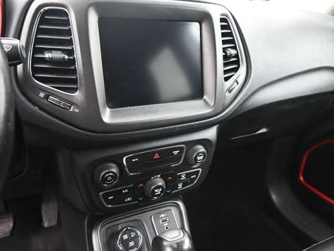 Used 2019 Jeep Compass Trailhawk AWD/4WD image 22