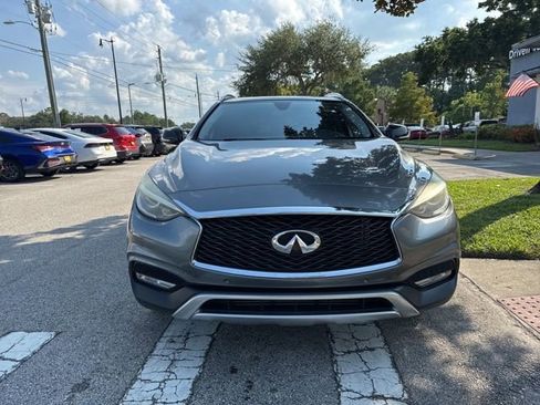 Used 2018 INFINITI QX30 Premium w/ Navigation Package image 3