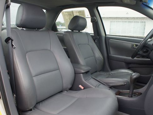 Used 2001 Toyota Camry XLE FWD image 17
