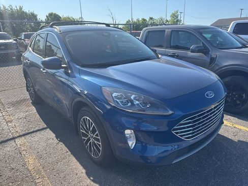 Used 2022 Ford Escape Titanium w/ Titanium Premium Package FWD image 21