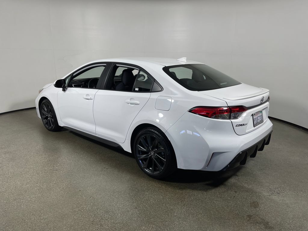 Certified 2025 Toyota Corolla SE FWD image 5