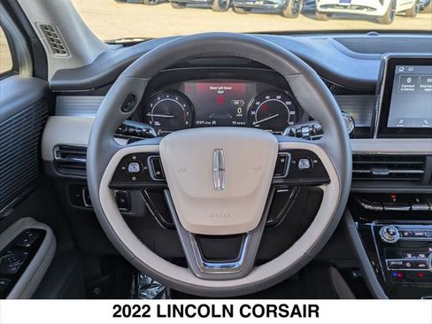 Used 2022 Lincoln Corsair Standard image 12