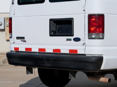 Used 2014 Ford E-150 and Econoline 150 w/ Power Group RWD image 32