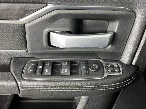 Used 2024 RAM 2500 Big Horn w/ Sport Appearance Package image 22