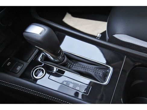 Used 2023 Nissan Kicks SR w/ SR Premium Package FWD image 27