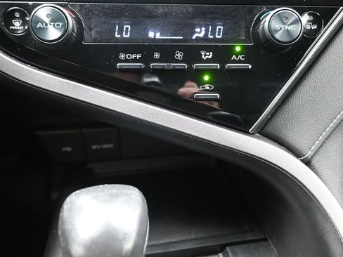 Used 2024 Toyota Camry SE FWD image 8