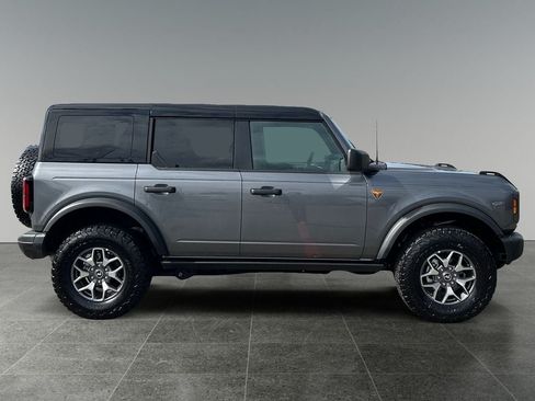 Used 2025 Ford Bronco Badlands AWD/4WD image 8