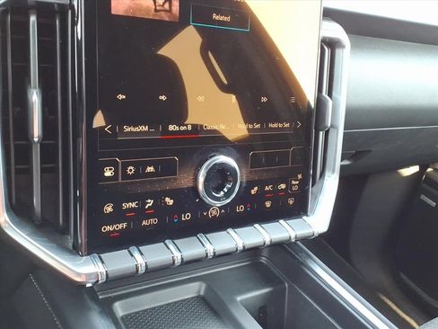 Used 2025 GMC Acadia Elevation AWD/4WD image 11