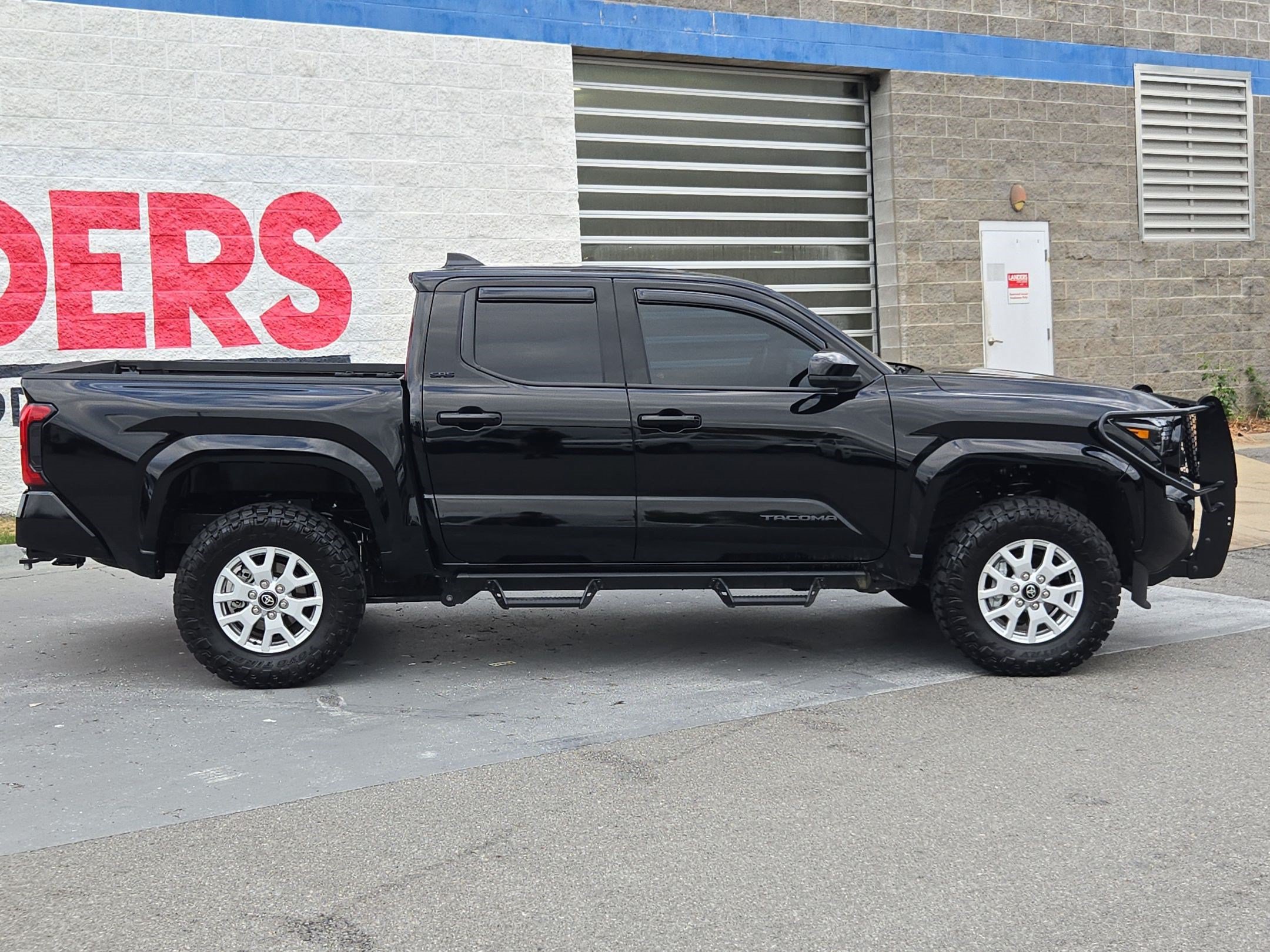 Used 2026 Toyota Tacoma SR5 AWD/4WD image 8