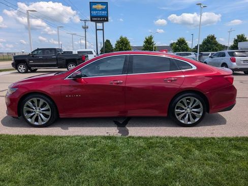 Used 2016 Chevrolet Malibu Premier w/ Driver Confidence Package II FWD image 10