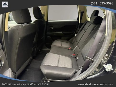 Used 2018 Mitsubishi Outlander SE AWD/4WD image 18