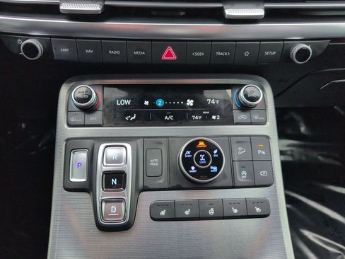 Used 2023 Hyundai Palisade Calligraphy image 15