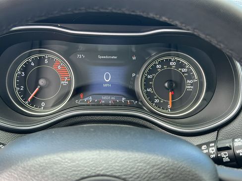 Used 2022 Jeep Cherokee Latitude Lux w/ Mopar Interior Package AWD/4WD image 21