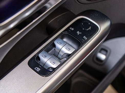 Certified 2025 Mercedes-Benz GLC 43 AMG 4MATIC image 15