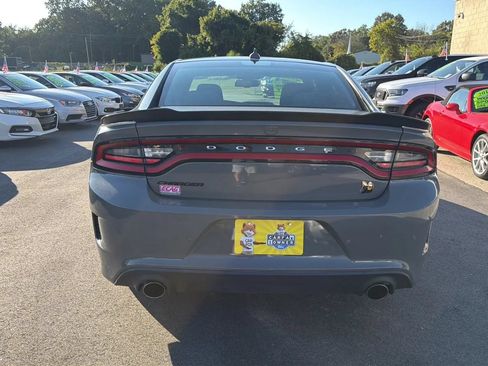 Used 2019 Dodge Charger Scat Pack RWD image 6