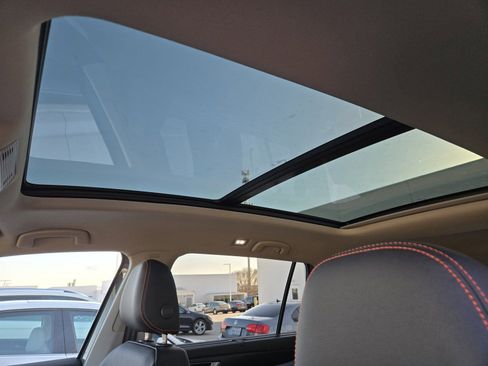 New 2025 Volkswagen Atlas Peak Edition SE image 18