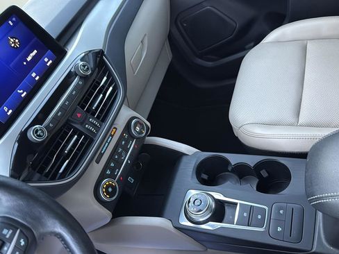 Used 2020 Ford Escape SEL image 21