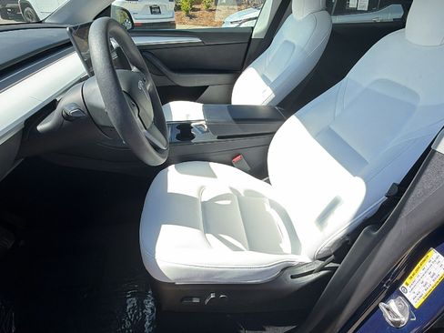 Used 2023 Tesla Model Y Long Range image 16