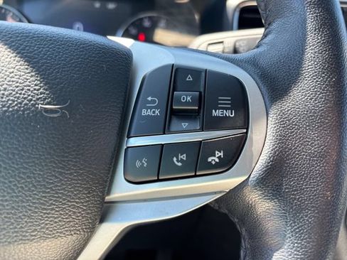 Used 2023 Ford Explorer XLT w/ Equipment Group 202A AWD/4WD image 19