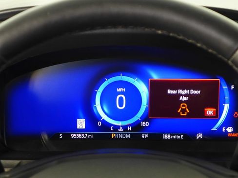 Used 2020 Ford Explorer Platinum w/ Premium Technology Package AWD/4WD image 30