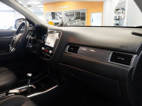 Used 2020 Mitsubishi Outlander GT image 30