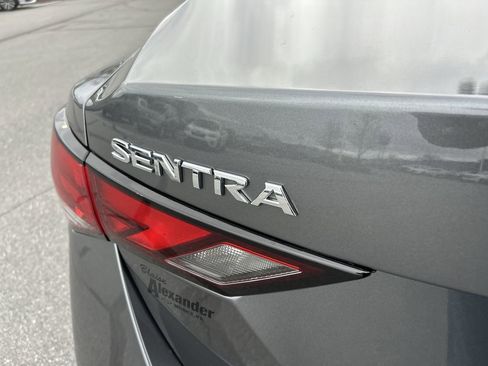 Used 2025 Nissan Sentra SV FWD image 10