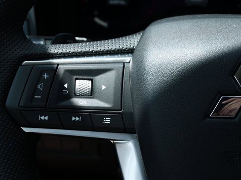 New 2025 Mitsubishi Outlander SE image 16