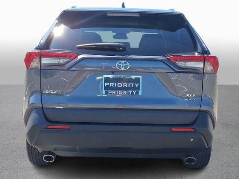 Used 2025 Toyota RAV4 XLE AWD/4WD image 5