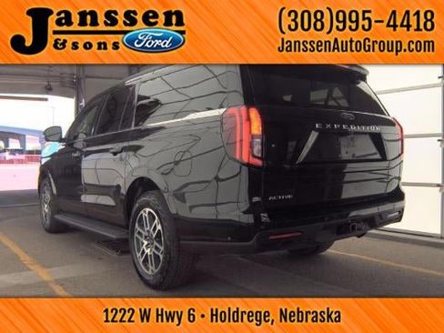 Used 2025 Ford Expedition Max Active AWD/4WD image 7
