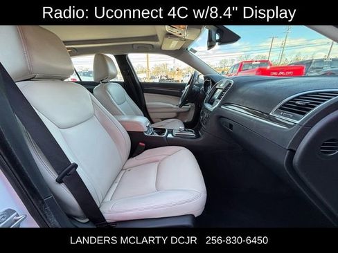 Used 2019 Chrysler 300 Touring L w/ Quick Order Package 22F image 10