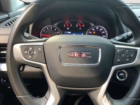 Used 2024 GMC Terrain SLE w/ Driver Convenience Package image 15