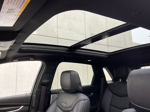 Certified 2022 Cadillac XT5 Premium Luxury image 28