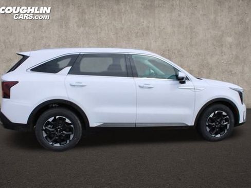 New 2025 Kia Sorento S w/ Panoramic Sunroof Package image 11