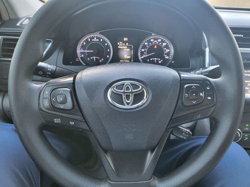 Used 2017 Toyota Camry LE image 20