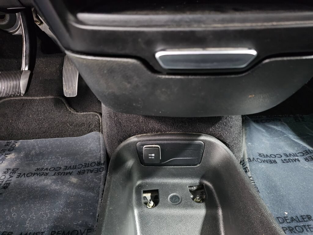 Used 2023 Chrysler Pacifica Touring FWD image 25
