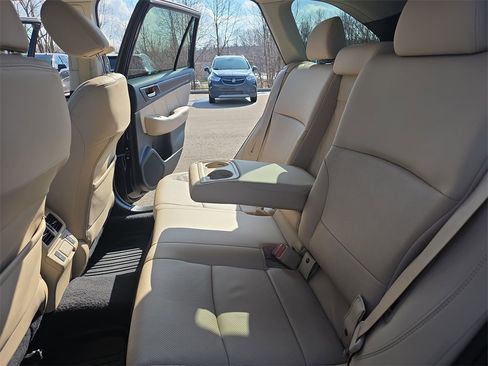 Used 2018 Subaru Outback 2.5i Limited image 14