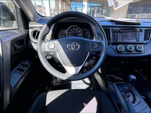 Used 2016 Toyota RAV4 LE FWD image 8