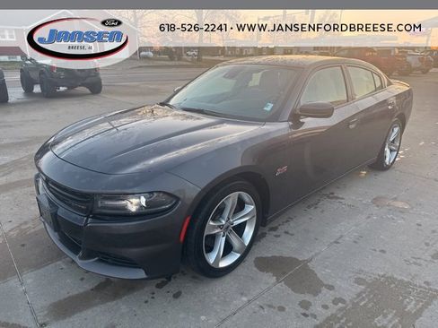 Used 2017 Dodge Charger R/T w/ Premium Group image 3