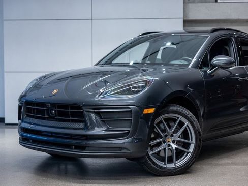 Certified 2025 Porsche Macan image 22