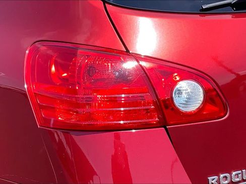 Used 2015 Nissan Rogue S w/ Convenience Package AWD/4WD image 29